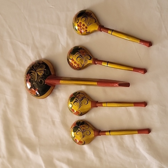 1970s Collection of Khokhloma Hand-Painted Wood Lacquerware 18 Pcs. - Picture 16 of 16